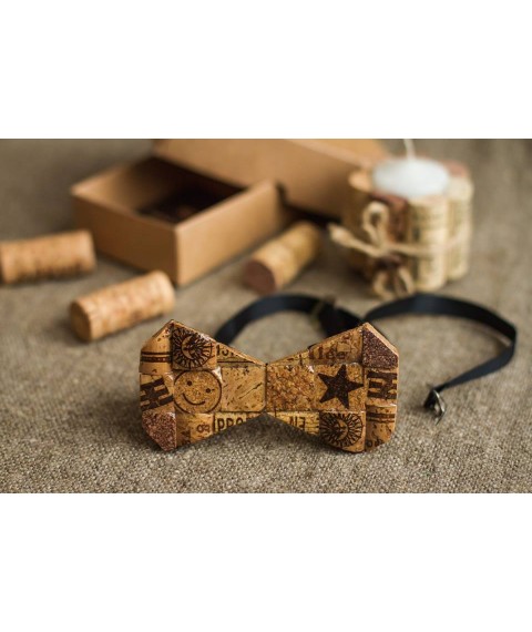Handmade bow tie made of cork mosaic.