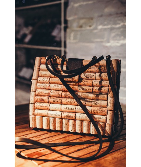 Handmade cork bag and genuine leather. 