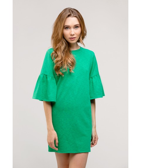 Зеленое платье с воланами на рукавах