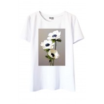 Белая футболка с цветами