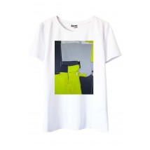 Wei?es T-Shirt mit abstrakter Komposition