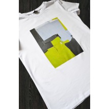 Белая футболка с абстрактной композицией