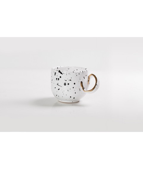 Dalmatian mug with twisted handle