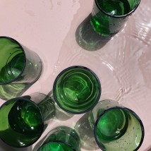 Зелена склянка з врятованого скла