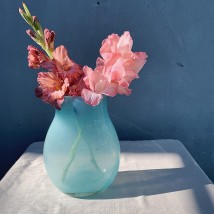 Türkisfarbene Vase aus gehärtetem Glas