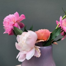Rosa Vase aus gehärtetem Glas