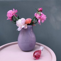 Rosa Vase aus gehärtetem Glas