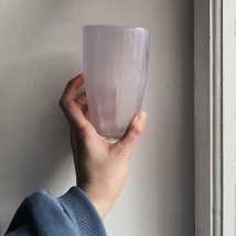 Rosa Glas aus gehärtetem Glas