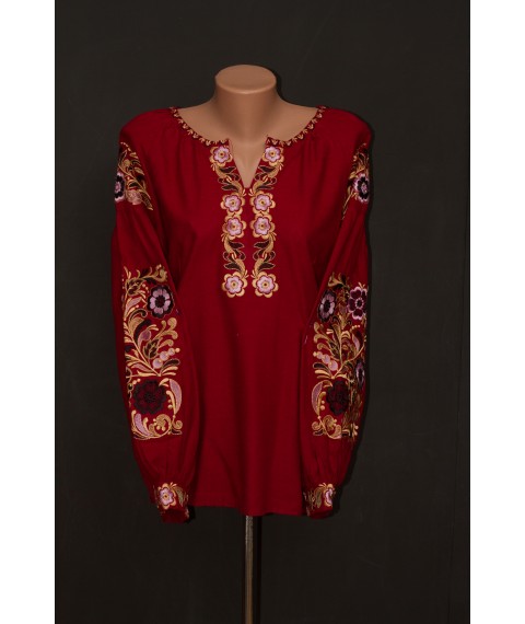 Women's shirt embroidered with thread.