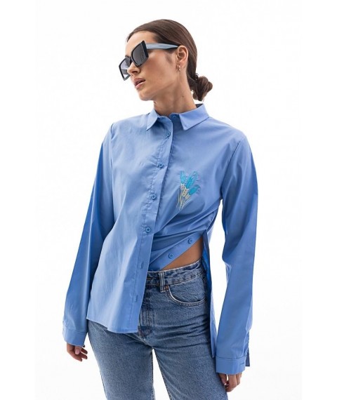 Рубашка женская базовая с пуговицами и вышивкой голубая Modna KAZKA MKAR46546-1
