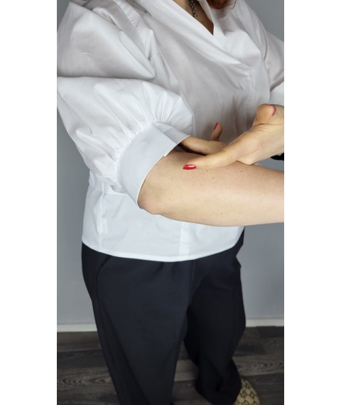 Рубашка женская базовая коттоновая с пуговицами белая на стойку Modna KAZKA MKAD7479-00