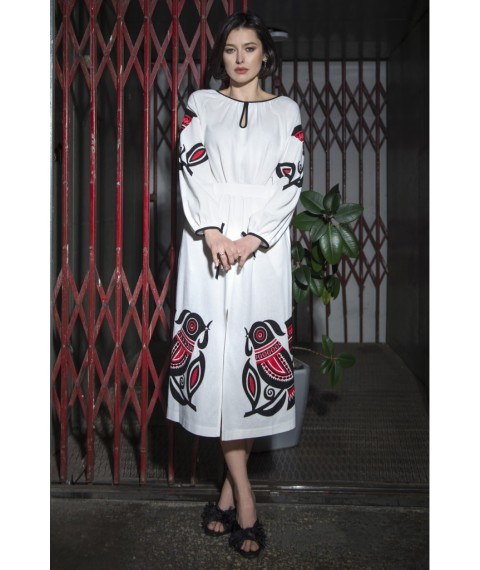 Платье-вышиванка женское миди с красным орнаментом молочное Modna KAZKA MKV111/101 40