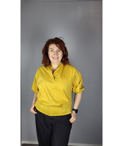 Рубашка женская базовая коттоновая с пуговицами на спине на стойку горчичная Modna KAZKA MKAD7479-01 50