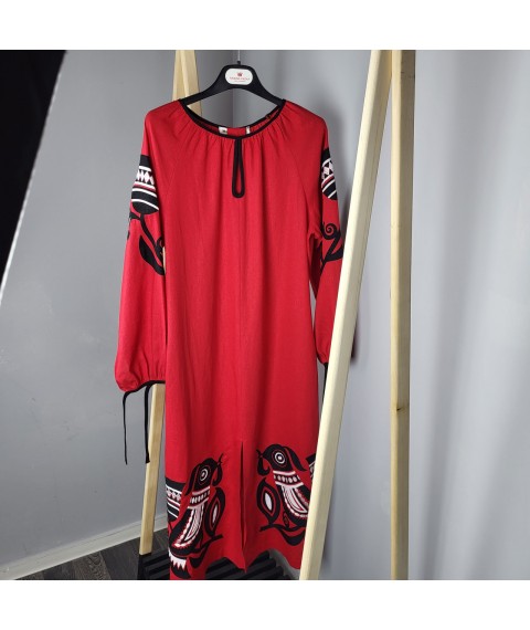 Платье-вышиванка женское миди с черным орнаментом красное Modna KAZKA MKV111/404 48-50