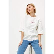 Женская базовая футболка с вышитой надписью молочная Modna KAZKA MKRM4066-5 48-50