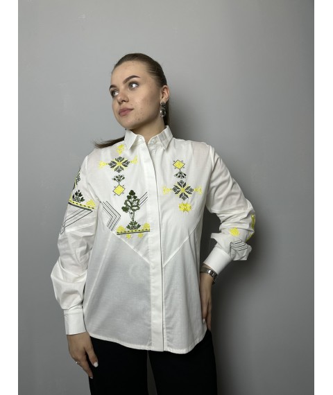 Рубашка женская патриотическая с вышивкой белая Modna KAZKA MKRM4073-2 48