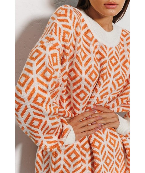 Вязаное оверсайз платье молочное с темно-оранжевыми узорами