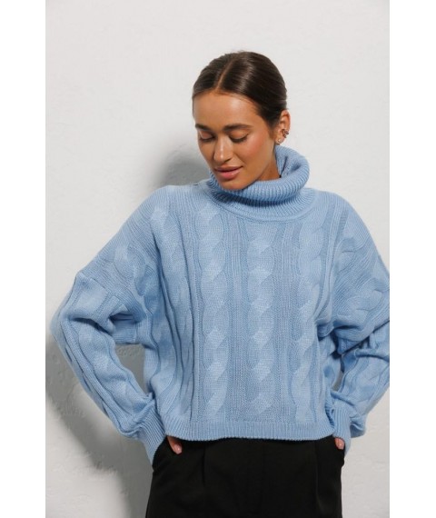 Женский светло-голубой вязаный свитер с крупными косами