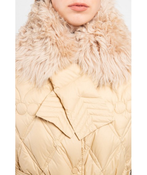 Женское пальто-пуховик с меховым воротничком светло-бежевого цвета Modna KAZKA MKLT21-1143 44