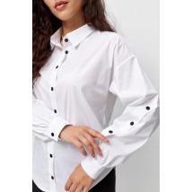 Женская рубашка с контрастным пуговицами в белом цвете Modna KAZKA MKRM4135-1