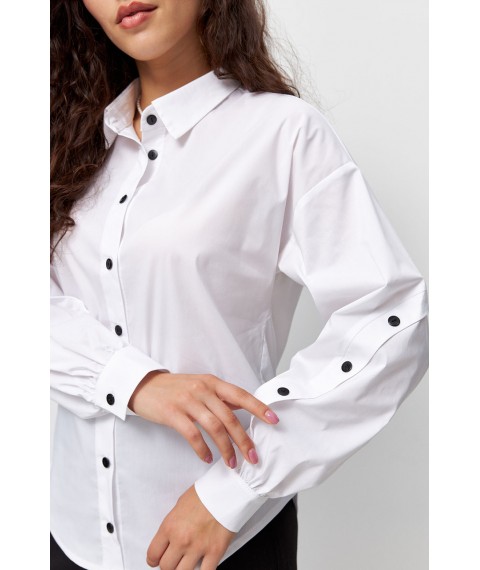 Женская рубашка с контрастным пуговицами в белом цвете Modna KAZKA 4135-1 52
