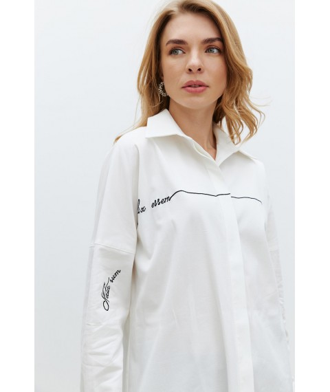 Женская рубашка с вышитой надписью в молочном цвете Modna KAZKA MKRM4171-1