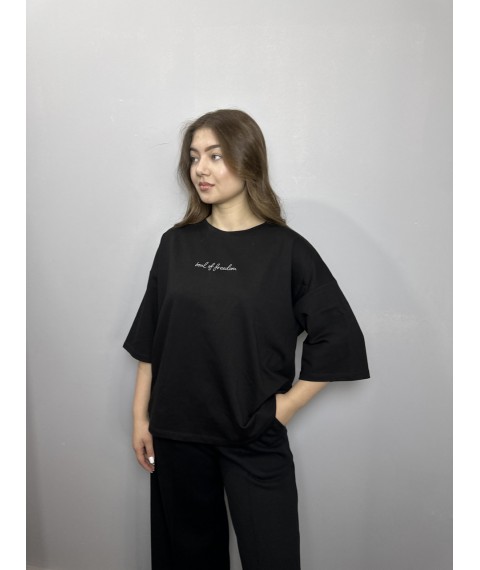 Женская базовая футболка с вышитой надписью черная Modna KAZKA MKRM4173-1 40-42
