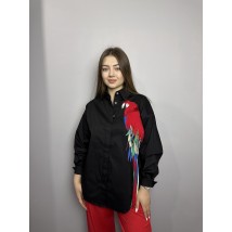 Рубашка женская черная оверсайз с 3D аппликацией Попугай Modna KAZKA MKNK2091-1 46