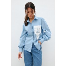 Женская голубая рубашка с декоративным карманом макраме Modna KAZKA MKRM4167-1