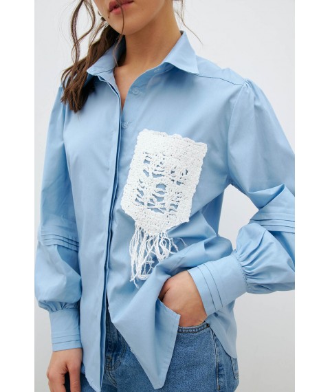 Женская голубая рубашка с декоративным карманом макраме Modna KAZKA MKRM4167-1 42