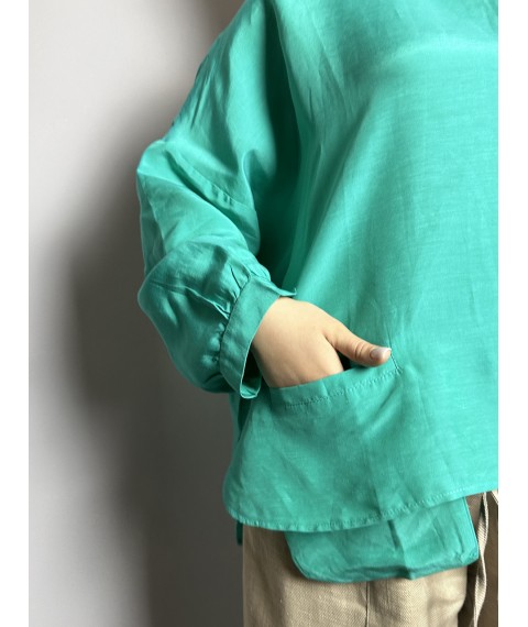 Рубашка женская зеленая с карманами оверсайз Modna KAZKA MKKC9025-2
