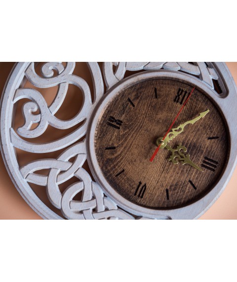 Часы настенные в кельтском стиле