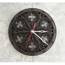 Годинник настінний в готичному стилі