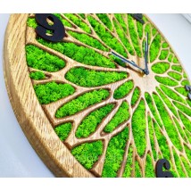Wooden wall clock with moss diameter 55 cm