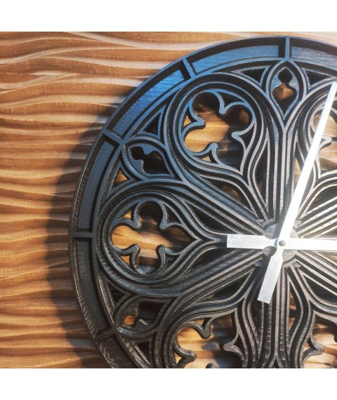 Годинник в готичному стилі