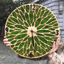 Часы настенные из мхом диаметр 40 см