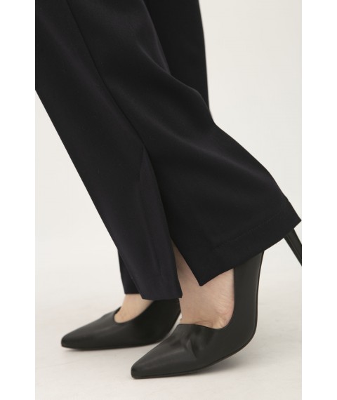 Темно-сині жіночі класичні брюки зі шліцею Пафос 1