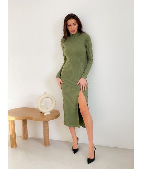 Elegant dress with a slit (086)