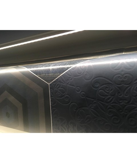 Designplatte Onyx Comb im Innenraum des Wohnzimmers im Stil des modernen Minimalismus 155 cm x 250 cm