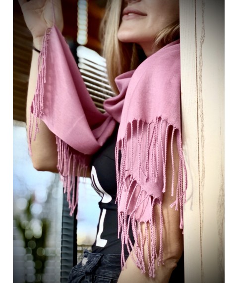 Demi-season long natural scarf with fringe pink