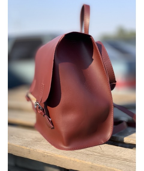 Taschenrucksack Mini weiblich auf Knöpfen mit einer Klappe aus Öko-Leder Urban Burgund