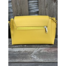 Желтая женская сумка с клапаном из экокожи