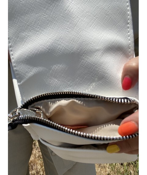 Белая сумочка для телефона женская из экокожи