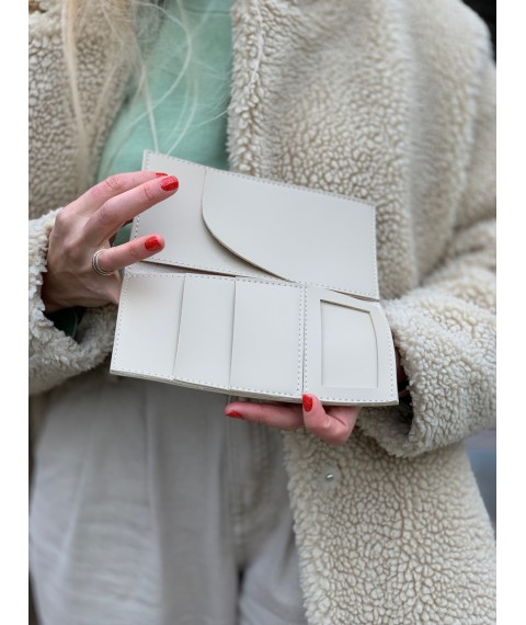 Damenbrieftasche aus beigefarbenem Kunstleder