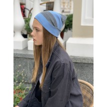 Двухцветная женская шапка  бини вязаная городская голубая