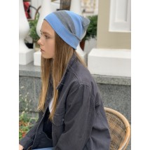 Двоколірна жіноча шапка біні в 'язана міська блакитна