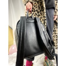 Женский городской рюкзак с диагональным карманом среднего размера из экокожи черный фактурный матовый