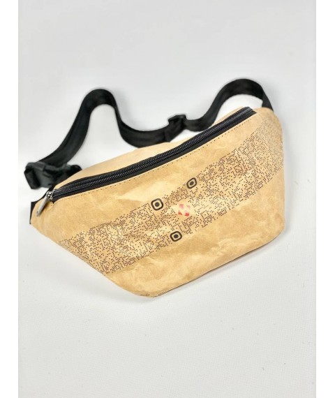 Tailoring of belt bags of bananas with the logo of the Kraft paper campaign