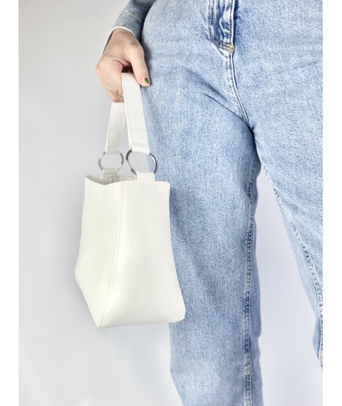 Белая сумка-багет женская из экокожи