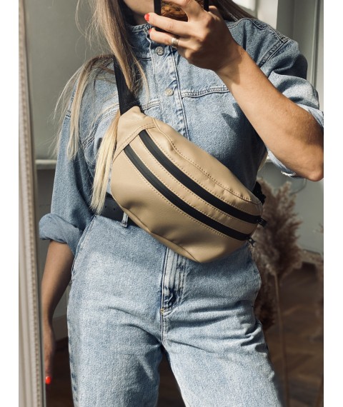 Большая женская бежевая матовая сумка на пояс из экокожи